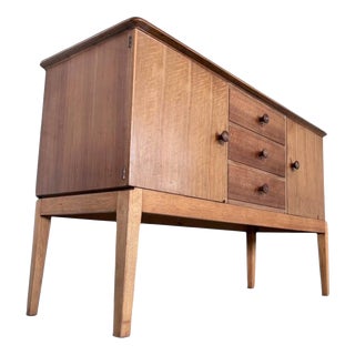 Mid-Century Modern Walnut Sideboard from Gordon Russell of Broadway, 1960s For Sale