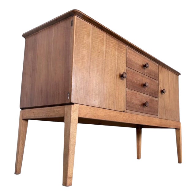 Mid-Century Modern Walnut Sideboard from Gordon Russell of Broadway, 1960s For Sale