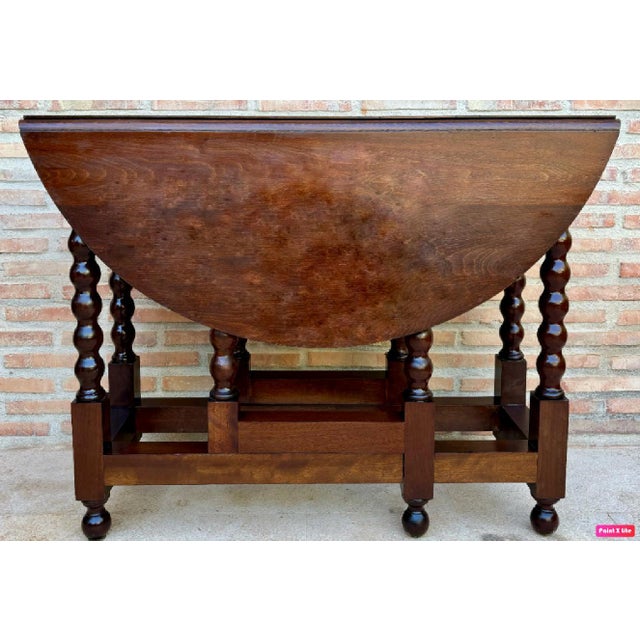 French Round Dining Table with Wings, 1900 For Sale - Image 14 of 18