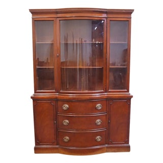 Drexel Furniture New Travis Court Collection Solid Mahogany Traditional Duncan Phyfe Style 49" Bow Front China Cabinet 317-3 For Sale