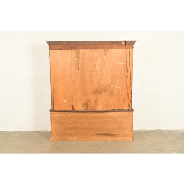 Baker Furniture Style French Regency Carved Walnut Lighted Breakfront Bookcase Cabinet For Sale - Image 11 of 12