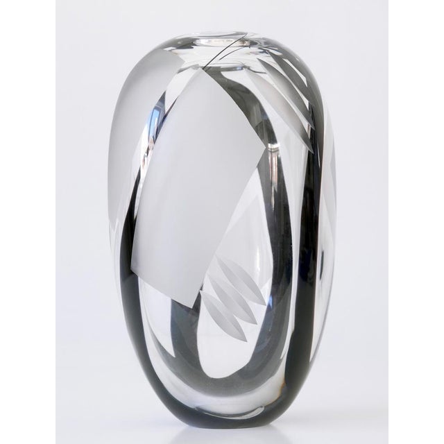 Art Glass Vase by Anna Ehrer for Kosta Boda, Sweden, 1992 For Sale - Image 11 of 18
