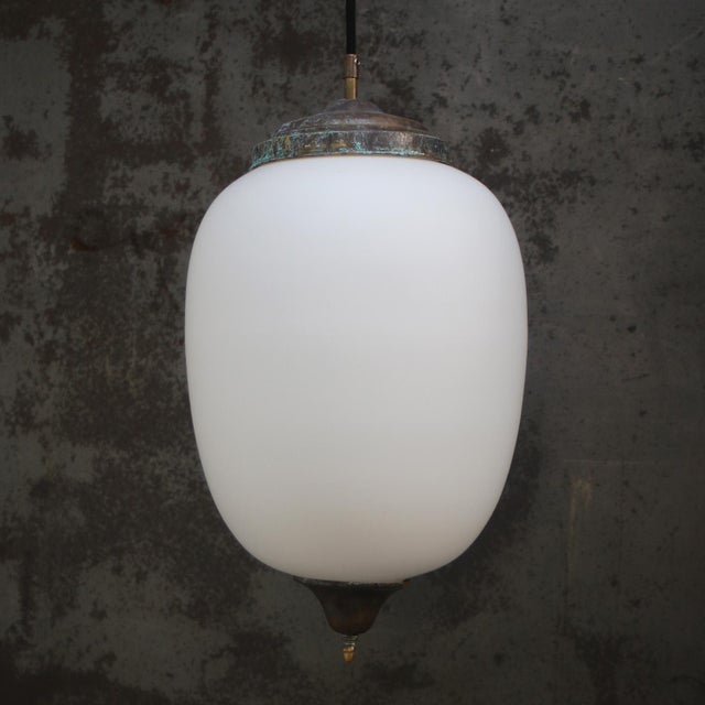 White mat opaline glass pendant Brass top gallery and bottom 2 meter / 80 "black wire E27/E26 Up to 250V (Europe/UK...