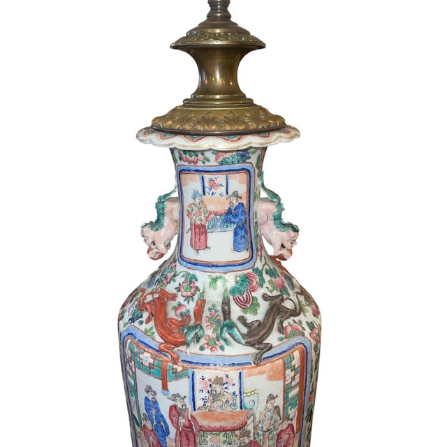 Chinese 19th Century Chinese Famille Rose Porcelain & Bronze Table Lamp For Sale - Image 3 of 8