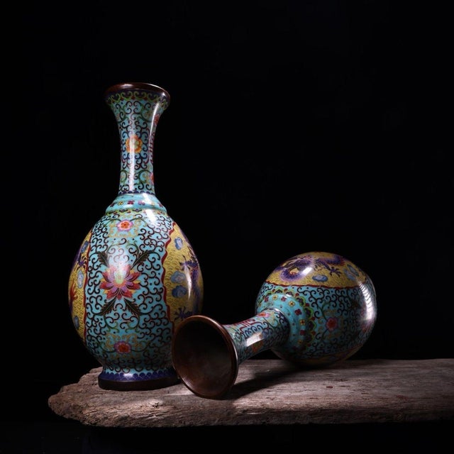 1900 - 1909 Monumental Pair of Chinese Cloisonné "Dragon" Vases With Qianlong Mark - 18 LBS For Sale - Image 5 of 9