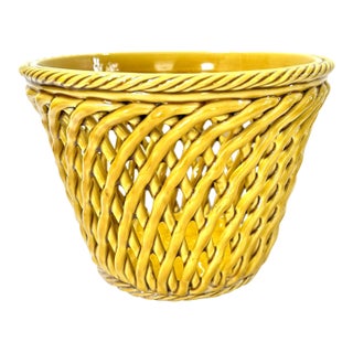 Vintage Italian Yellow Porcelain Basket Weave Cachepot - Trompe L’Oeil Woven Planter For Sale