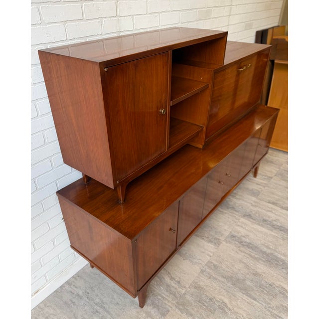 MCM Vintage Modular Credenza Wall Unit For Sale In New York - Image 6 of 9