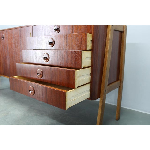 Mid-Century Modern Danish Sideboard in Oak and Teak Veneer, 1960s For Sale - Image 4 of 12