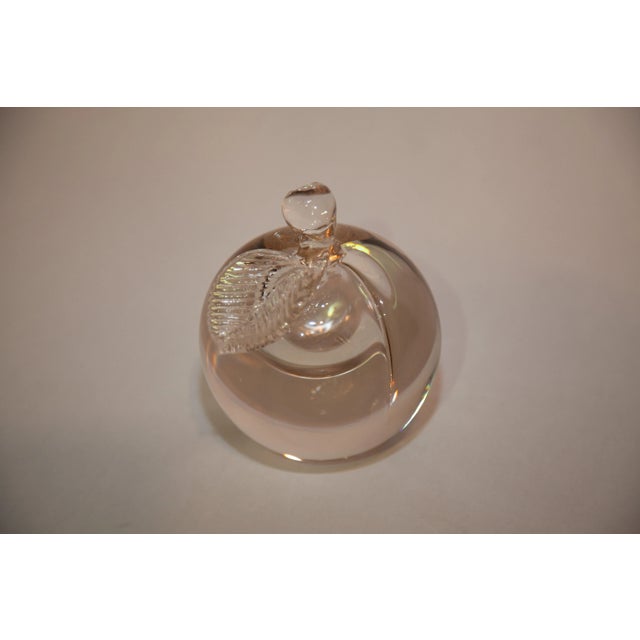 Mid 20th Century Alfredo Barbini Murano Oggetti Glass Apple Paper Weight For Sale - Image 5 of 9