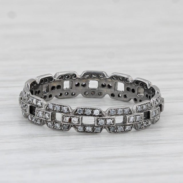 Gemstone Information: - Natural Diamonds - Total Carats - 0.25ctw Cut - Round Brilliant Color - H - I Clarity - VS2 - SI1...
