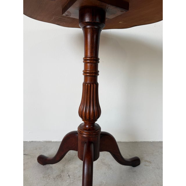 Brown 1970s Vintage George III–Style Mahogany Tripod End Table For Sale - Image 8 of 13