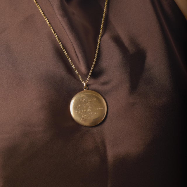 1910s 1910s Victorian Old Mine Cut Diamond 14k Gold Locket Necklace For Sale - Image 5 of 6