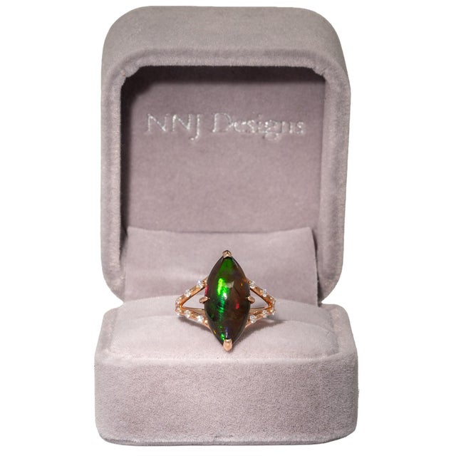 Modern 4.1Ct Black Opal Ring With Earth Mined Diamonds Accents: Solid 14k Gold, Size 6.75 For Sale - Image 3 of 8