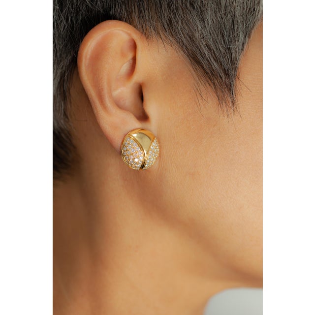 1980s 18k Yellow Gold E Color vs Pave Diamond Clip-on Earrings- 2 Pieces For Sale - Image 9 of 9