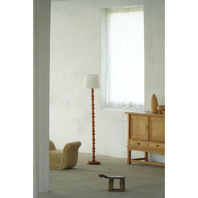 Scandinavian Modern Sculptural Turned Pine Floor Lamp, Denmark, 1970s For Sale - Image 3 of 14