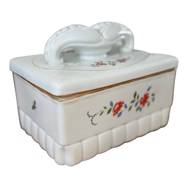 Early 20th Century Large Meissen Covered Porcelain Box With Floral Decoration For Sale