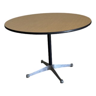 Mid Century Modern Eames Herman Miller Round Pedestal Table For Sale