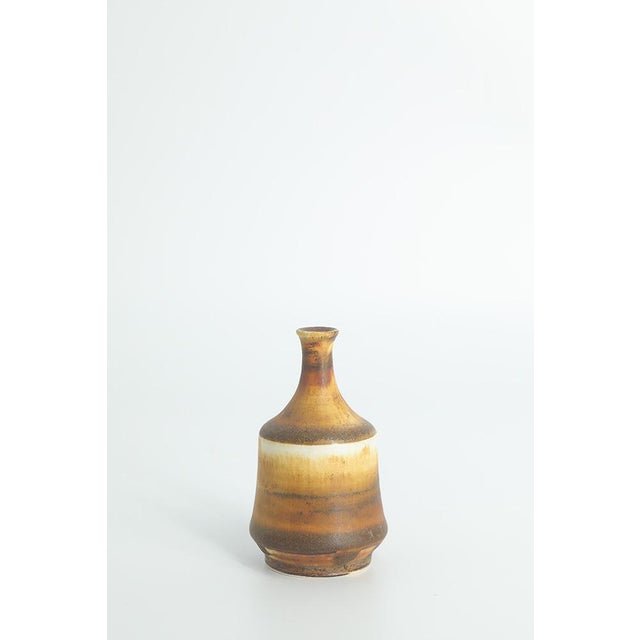 Small Mid-Century Scandinavian Modern Collectible Honey Brown Stoneware Vases by Gunnar Borg for Höganäs Ceramics, 1960s, Set of 4 For Sale - Image 10 of 14