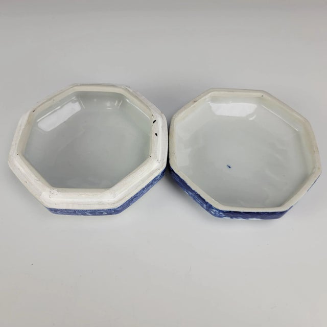 Ceramic Vintage Flow Blue Porcelain Octagonal Trinket Box in Staffordshire Tradition For Sale - Image 7 of 10