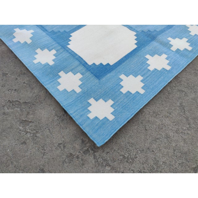 Handmade Cotton Natural Vegetable Dyed Reversible Blue and White Box Pattern Vista Rug - 9'x12' For Sale - Image 6 of 11