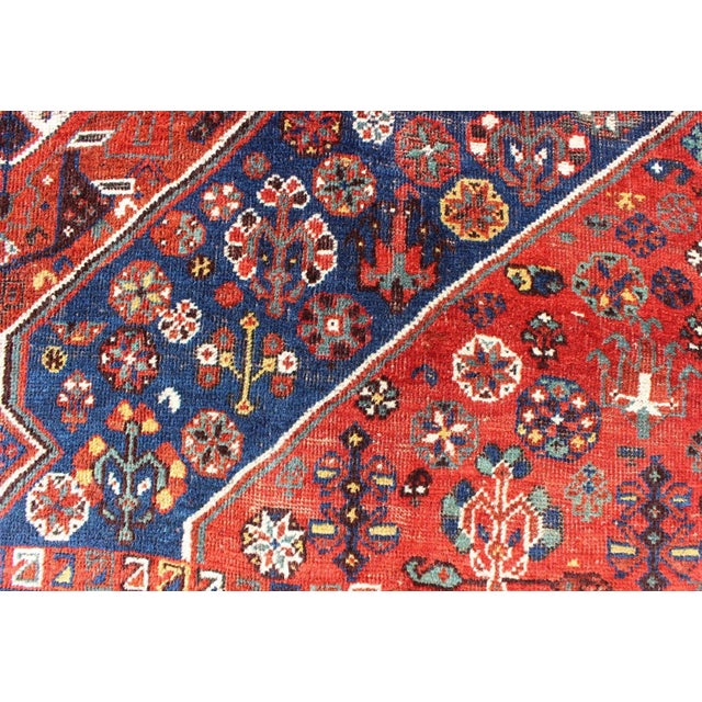 Early 20th Century Antique Persian Shiraz Rug With Tri-Medallion Geometrics in Royal Blue and Red For Sale - Image 11 of 13
