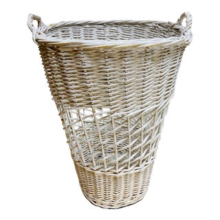 Vintage 1980s Large White Wicker Handled Basket For Sale