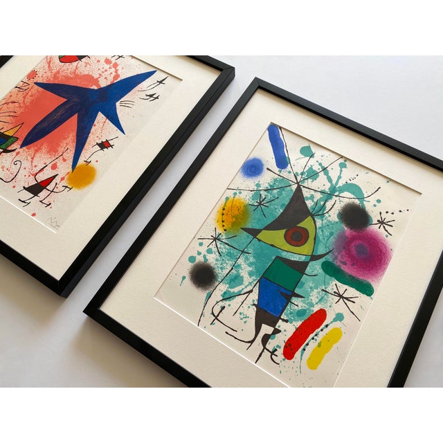 Joan Miro Vintage 1972 Mid Century Modernist Framed " Le Chanteur " and " l'Etoile Bleu " Original Lithograph Prints - Set of 2 For Sale - Image 16 of 18