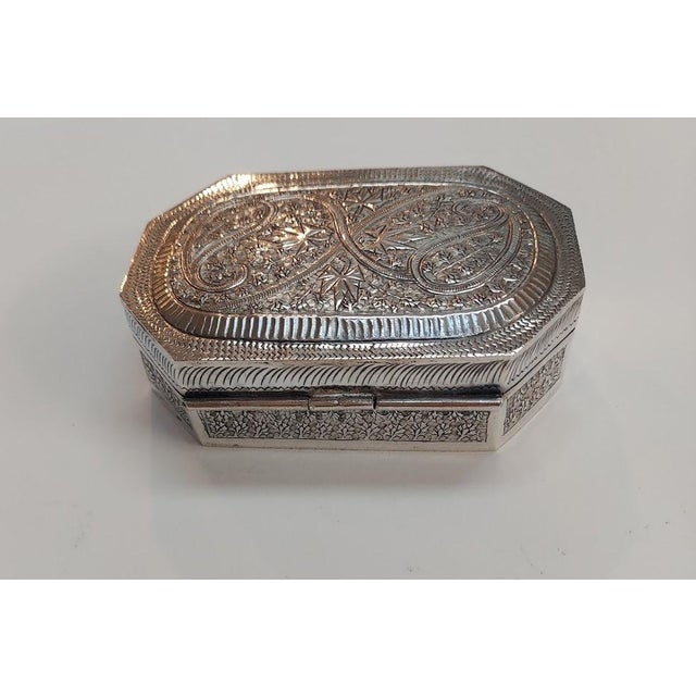 Victorian Silver-Tone Hinged Trinket Box With Scroll and Starburst Decoration For Sale - Image 3 of 6