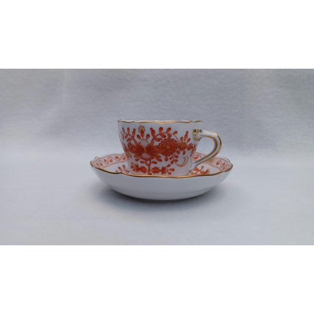 1970s Indian Painting Coral Red Demitasse Mokka Cup and Saucer Duo from Meissen Porcelain, 1950s For Sale - Image 5 of 11