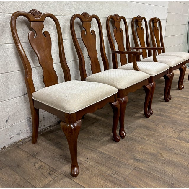 Wood Vintage Universal Furniture Queen Anne Style Dining Chairs - Set of 5 For Sale - Image 7 of 14