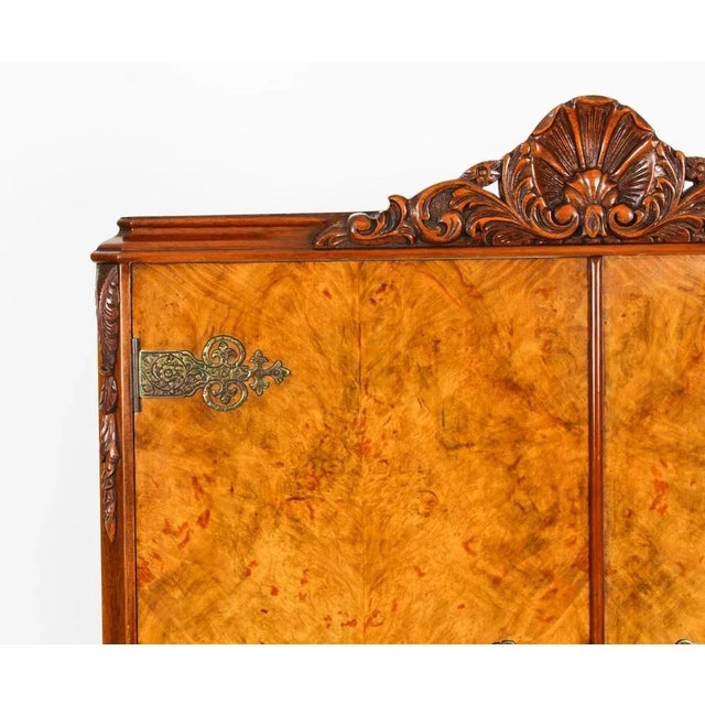 Wood Vintage Cocktail Cabinet in Burr Walnut with Glassware, 1930s, Set of 18 For Sale - Image 7 of 18