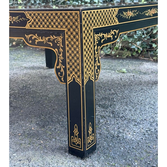 Vintage Drexel Chinoiserie “Et Cetera” Paint Decorated Coffee Table For Sale In New York - Image 6 of 11