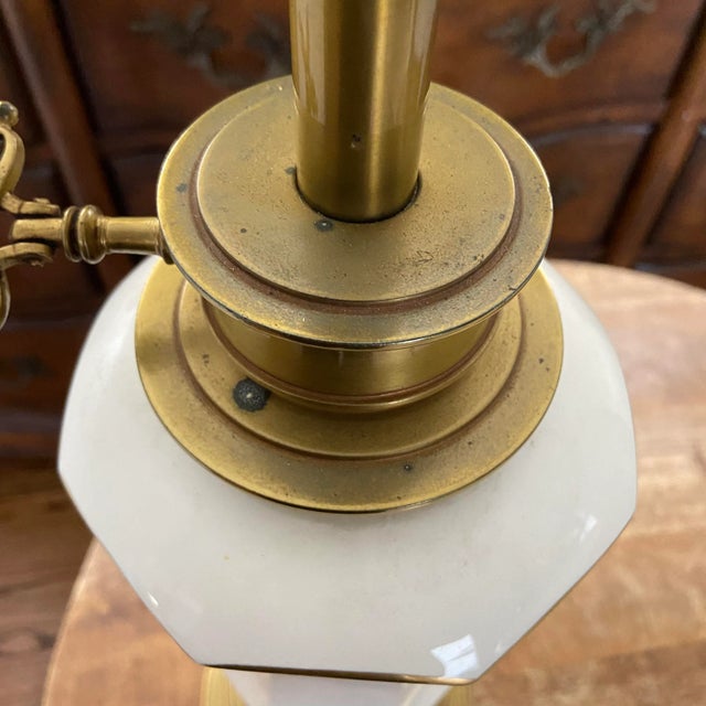 Vintage Stiffel Creamy White Ceramic and Brass Plume Buffet or Table Lamps, a Pair For Sale - Image 11 of 12