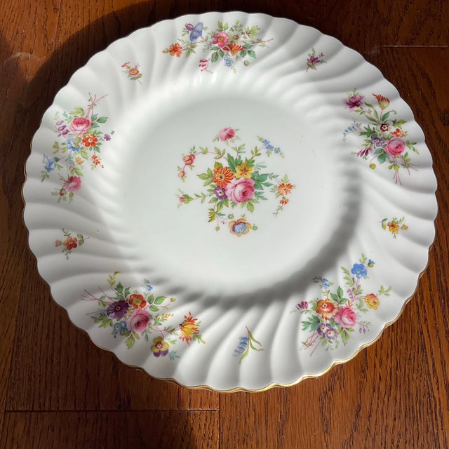 This is a set of 5 Minton plates in the Marlow pattern that measures 10 5/8”W that are in good condition with no chips or...