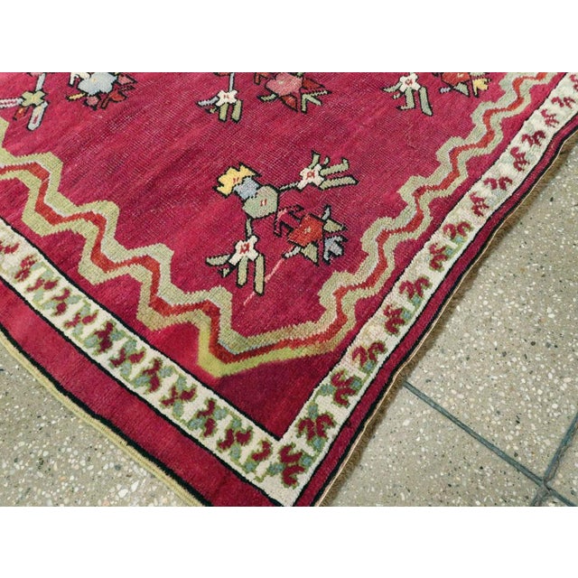 Early 20th Century Galerie Shabab Collection Early 20th Century Turkish Ghiordes Throw Rug For Sale - Image 5 of 6