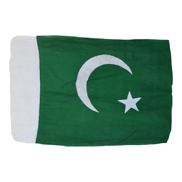 Green & White Maritime Nautical Naval Nautical Coastal Boating Signal Flag W/ Star and Moon For Sale