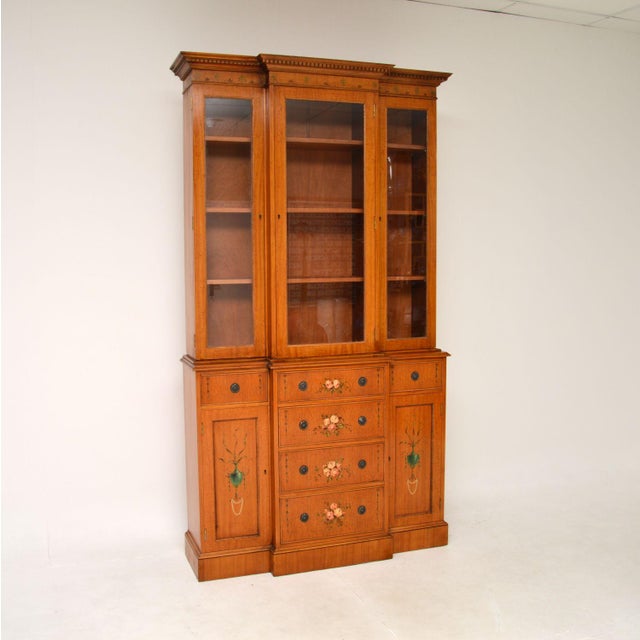 Georgian Painted Satinwood Display Bookcase, 1950s For Sale - Image 13 of 13