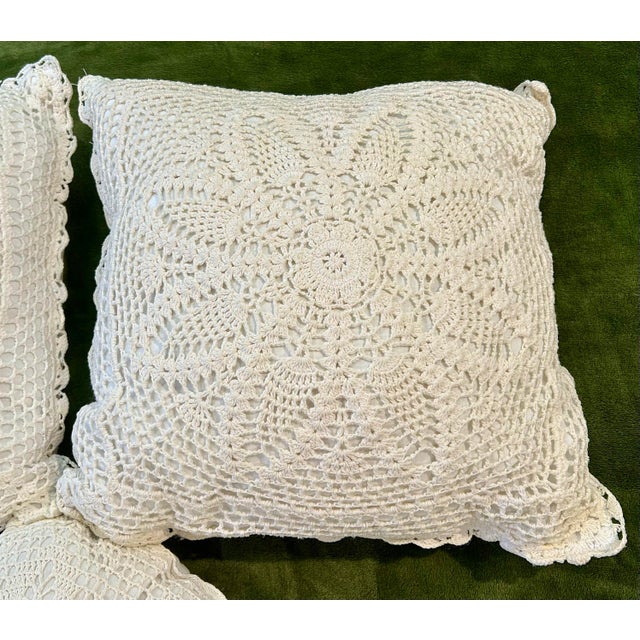 1980s Vintage Set of 3 Soft White Cotton Crochet Lace Flower Accent Pillows For Sale - Image 5 of 7