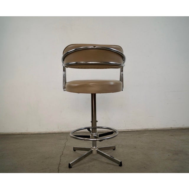 1960’s Mid-Century Modern Chrome Adjustable Counter Stool / Bar Stool For Sale In Los Angeles - Image 6 of 12