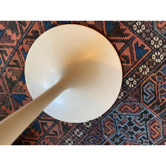 1960s Vintage Knoll Style White Marble Top Eero Saarinen Style Oval Tulip Side Table For Sale - Image 9 of 13