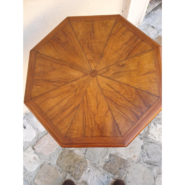 Beautiful vintage walnut coffee table with veneered top, a real gem