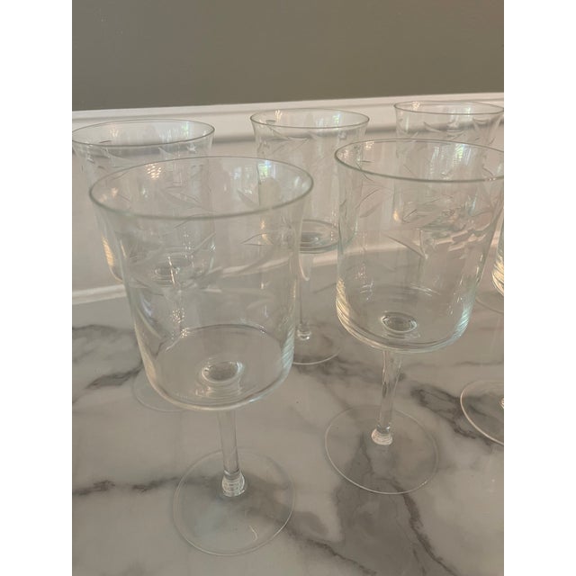 Hollywood Regency 1950s Set of 8 Vintage Etched Crystal Wine Glasses For Sale - Image 3 of 12