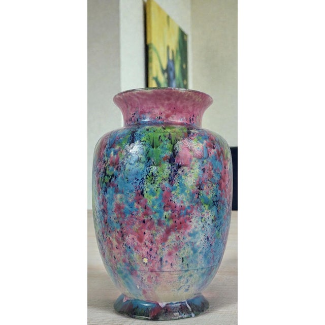 Important earthenware vase from the Morvan region / Production workshop in Tamnay en Bazois, Morvan. Boldly colored vase....