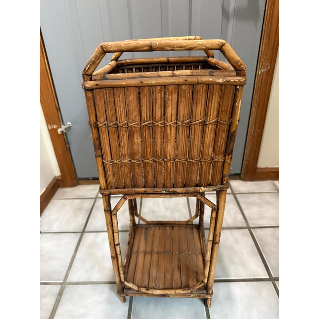 Beautiful and unique vintage Bamboo split reed plant stand. Made in the Philippines - estimated from the 1970s. In good...