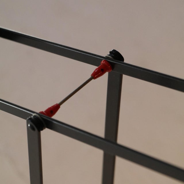 Metal 1970s Artemide Tizio Desk Lamp by Richard Sapper - Modernist For Sale - Image 7 of 8