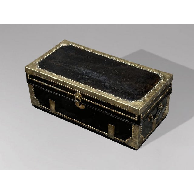 Early 19th Century Georgian Leather Brassbound Coaching Trunk, 1810s For Sale - Image 5 of 9