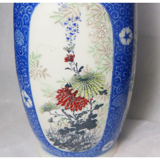 Early 20th Century Japanese Signed Blue and White Porcelain Vase, Taisho Era For Sale - Image 5 of 16
