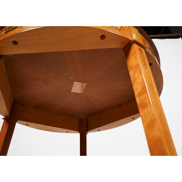 1980s Exquisite Compass Star Inlaid Round Table by John Widdicomb – Neoclassical Marquetry Top, Ebonized Edge For Sale - Image 15 of 18