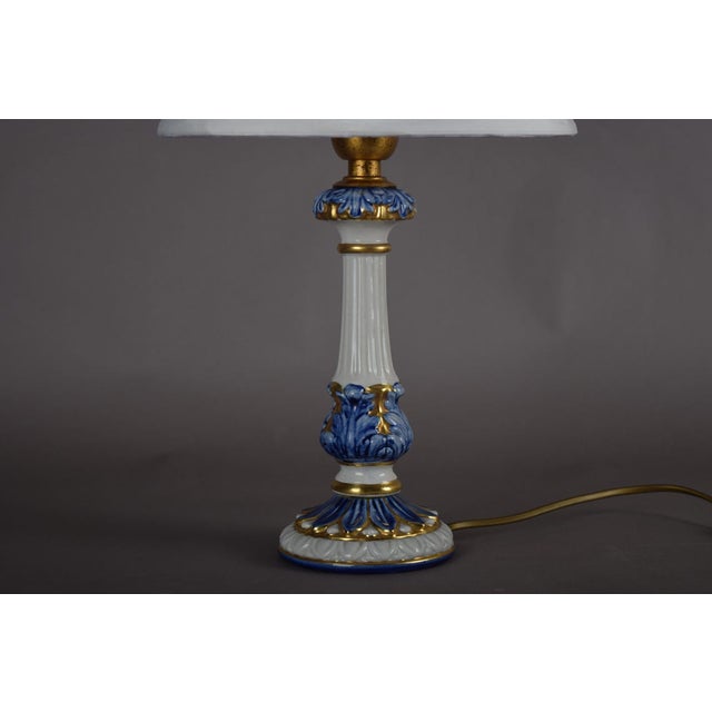 Blue & White Ceramic Table Lamp with Gilded Details, 1970s For Sale - Image 11 of 12