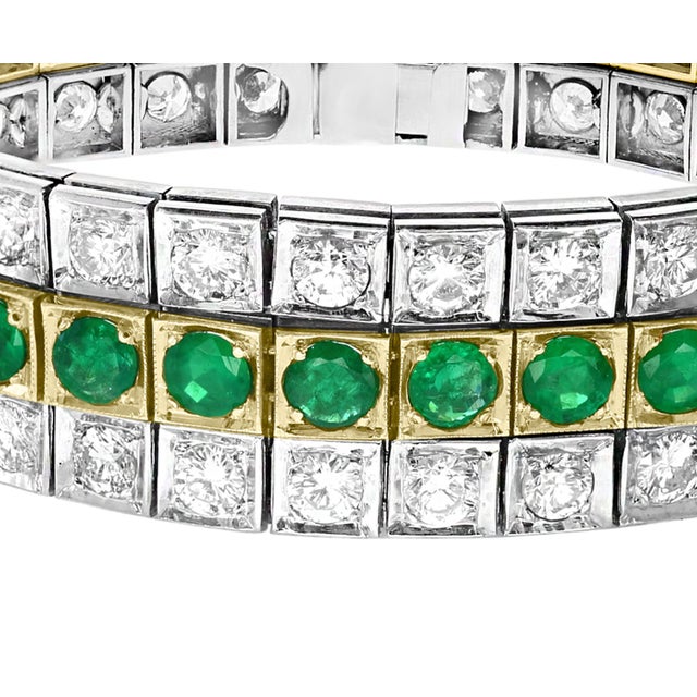 Modern 14 Carat Diamonds & 8 Carat Colombian Emerald Platinum Tennis Bracelet 8" Estate For Sale - Image 3 of 8